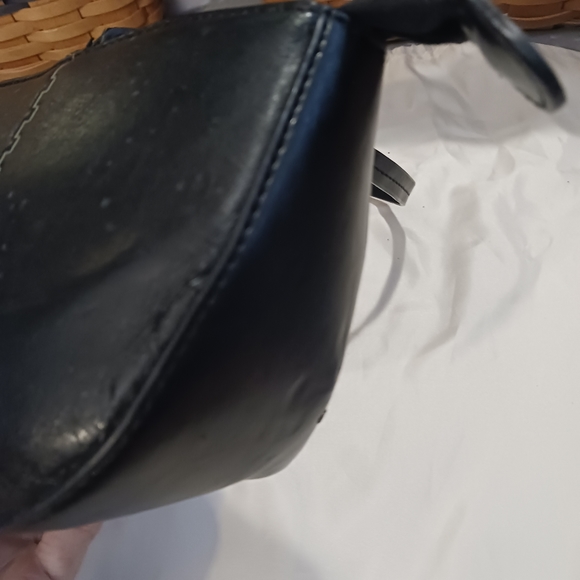 Fashion Shoulder Bag with Damages - Picture 14 of 16